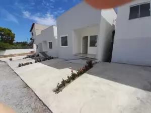 CASA EM CONDOM?NIO-2 QUARTOS-ARARUAMA - RJ-IGUABINHA